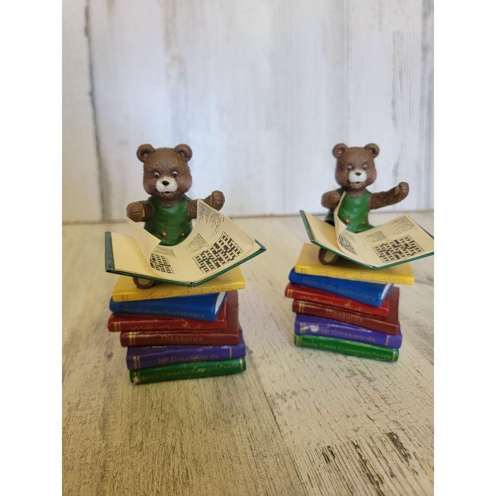 Santa Claus North Pole teddy bear helper books stack figure accessory xmas set